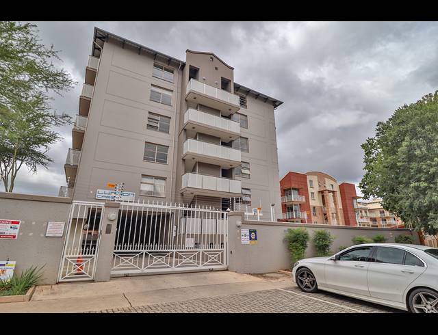 0.5 BEDROOM APARTMENT FOR SALE IN HILLCREST